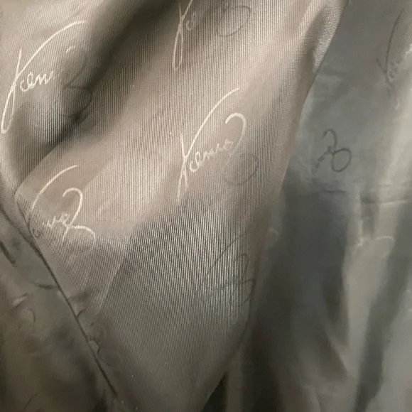 Venus Williams long leather coat. - Picture 6 of 9